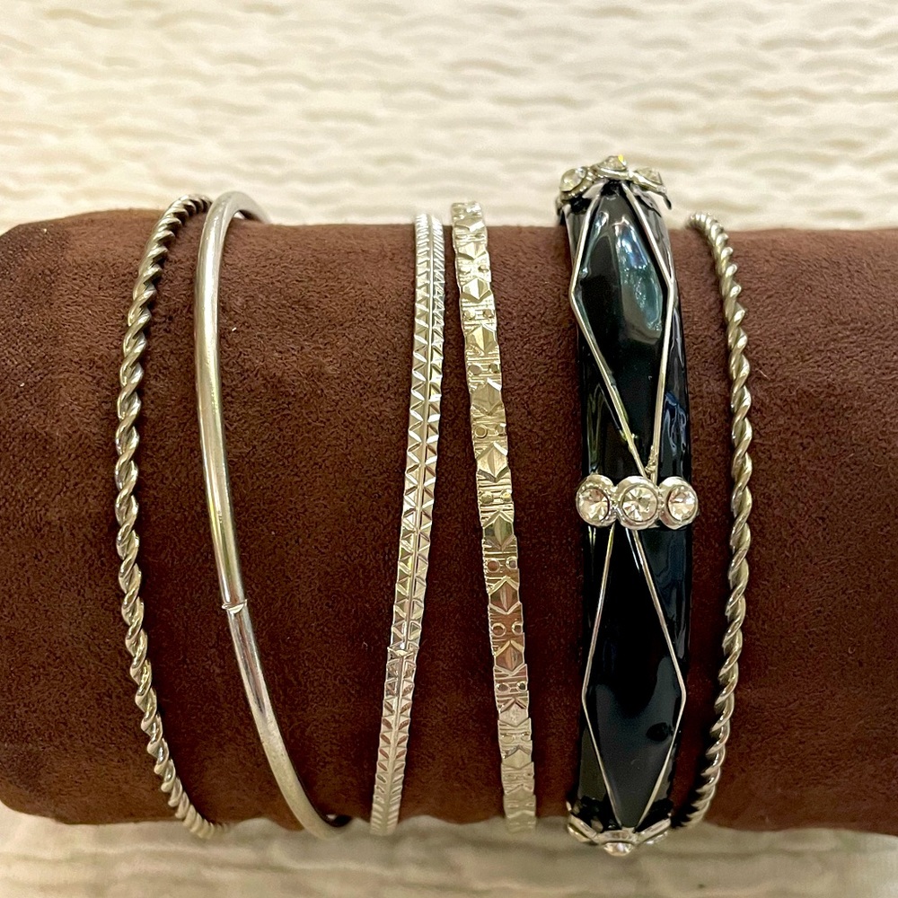 TORRID BANGLE SET